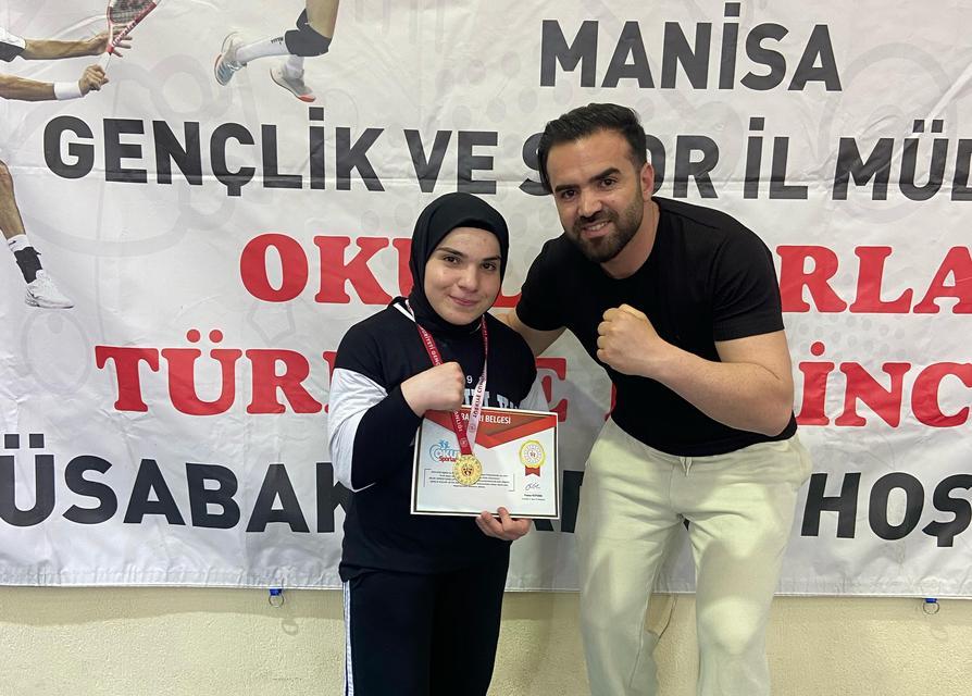 Aydınlı öğretmen Muş'ta şampiyon yetiştirdi