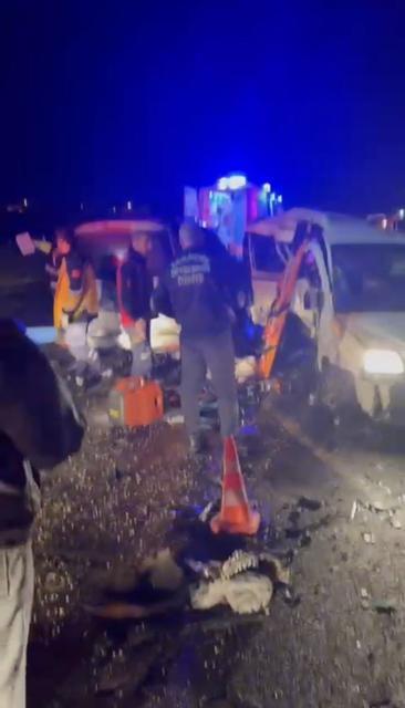 Zincirleme kaza: 3 ölü, 6 yaralı