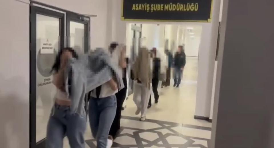 4 ilde insan ticareti ve fuhuş operasyonu: 18 gözaltı