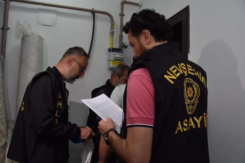 MASAJ SALONUNA FUHUŞ OPERASYONU: 3 GÖZALTI