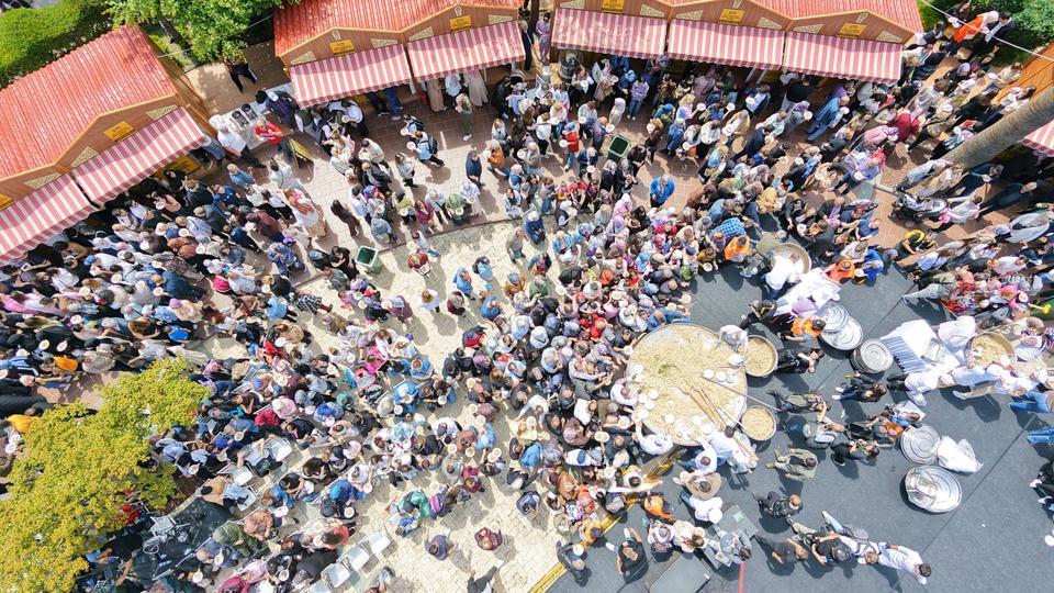 Başkan Zeyrek anısına 2 ton pilav dağıtıldı