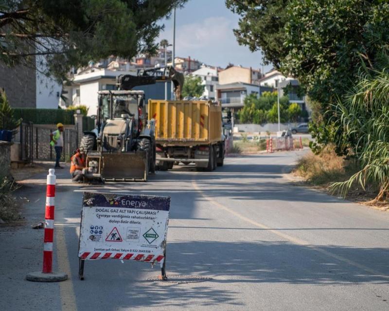 Kuşadası’nda doğalgaz çalışmaları Karaova’da sürüyor