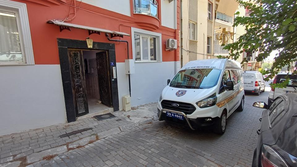 GENÇ KADIN EVDE ÖLÜ BULUNDU