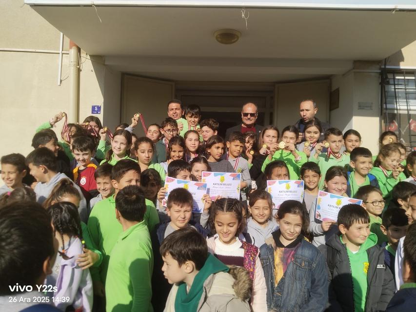 Söke Vakıfbank İlkokulunda  madalyalar sahibini buldu