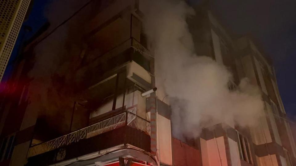 4 katlı binada korku dolu anlar! 5 kişi dumandan etkilendi