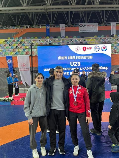 Aydınlı güreşçi Suna Durmaz Türkiye ikincisi oldu