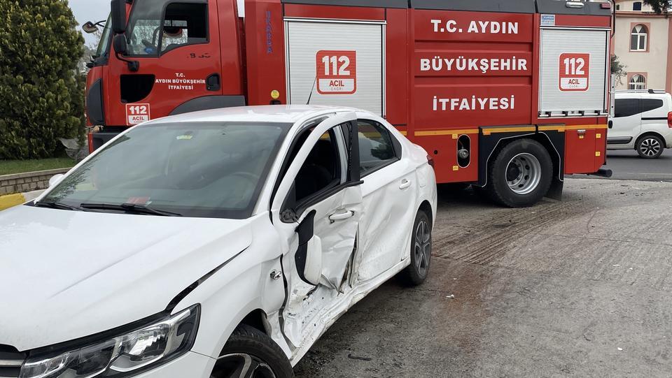 OTOMOBİLLER KAVŞAKTA ÇARPIŞTI: 1 YARALI