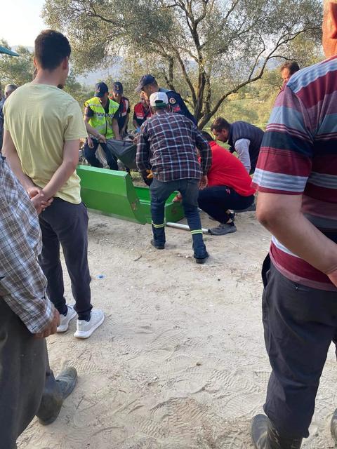 Olay, Muğla'nın Yatağan İlçesi Yeşilbağcılar Mahallesi Taşkesik Mevkiinde meydana geldi. Tarla sürerken direksiyon hakimiyetini kaybeden traktör sürücüsü Ali Çine (67) olay yerinde hayatını kaybetti.