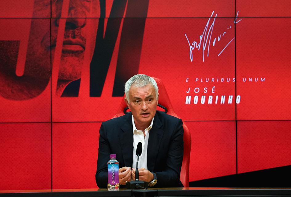 José Mourinho'nun yeni adresi Benfica oldu