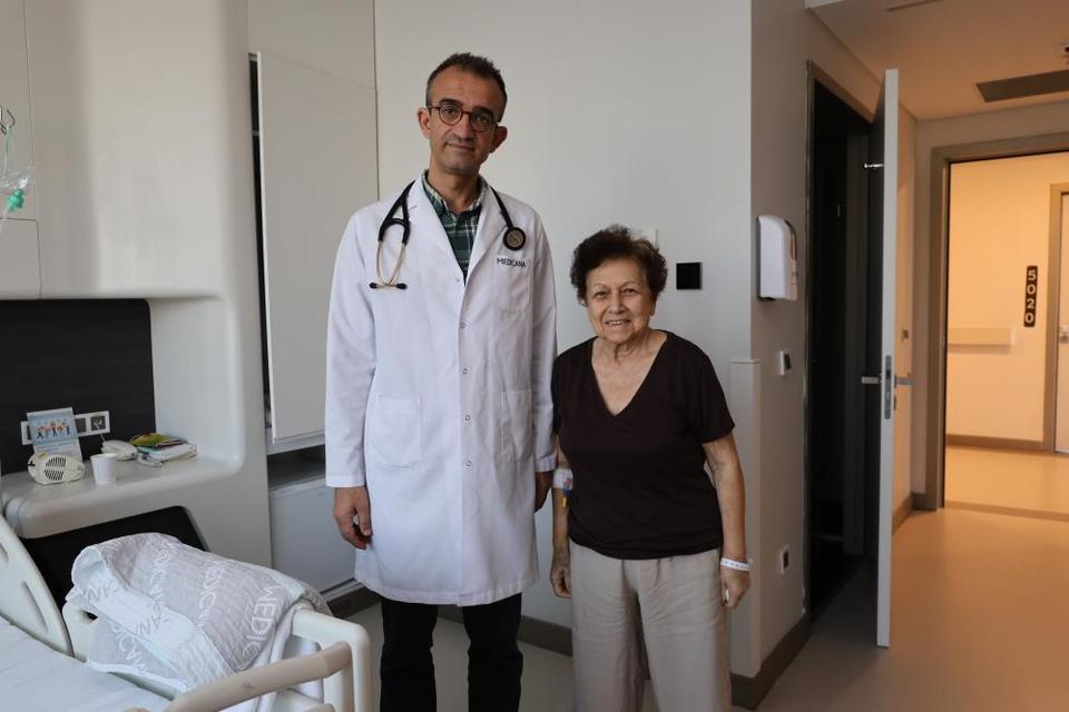 Aydın'da yaşayan 80 yaşındaki kadın ameliyatsız yöntemle sağlığına kavuştu