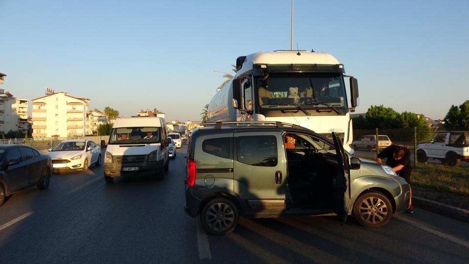 LPG tankeri, hafif ticari araçla çarpıştı