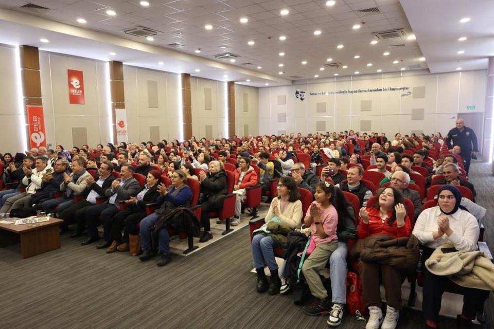 Efeler'de 'Karar anı' tiyatro oyunu sahnelenecek