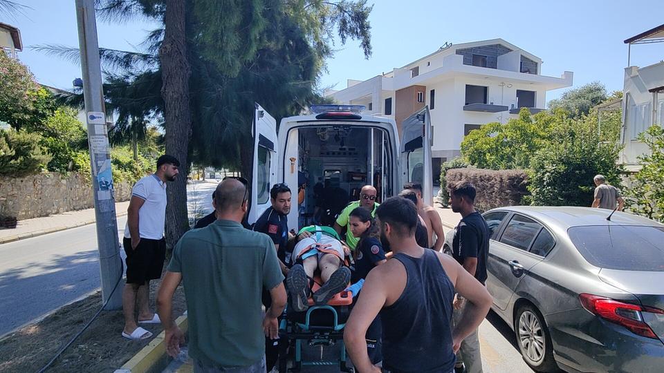 KUŞADASI'NDAKİ KAZADA MOTOSİKLET SÜRÜCÜSÜ YARALANDI
