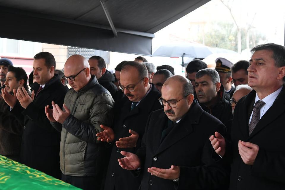 Aydın ve Balıkesir valilerini buluşturan cenaze