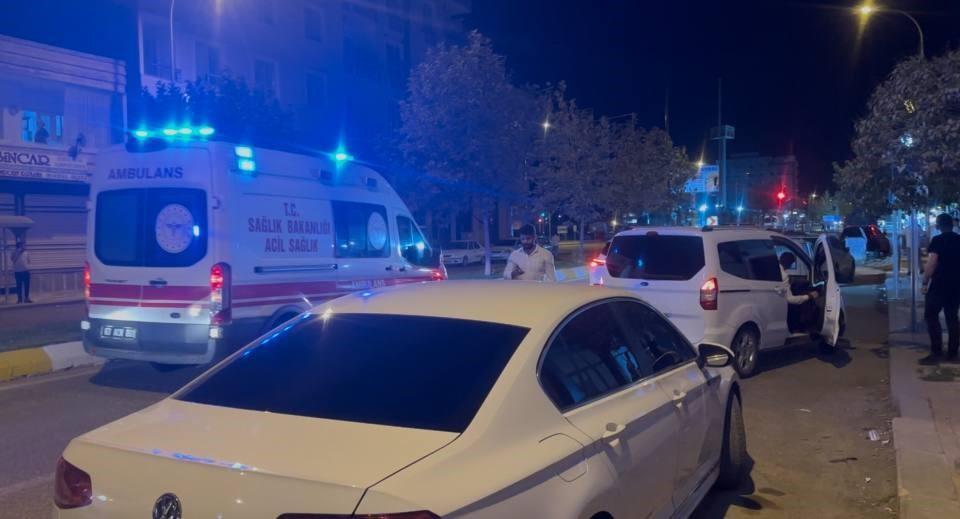 Seyir halindeki otomobile silahlı saldırı düzenlendi