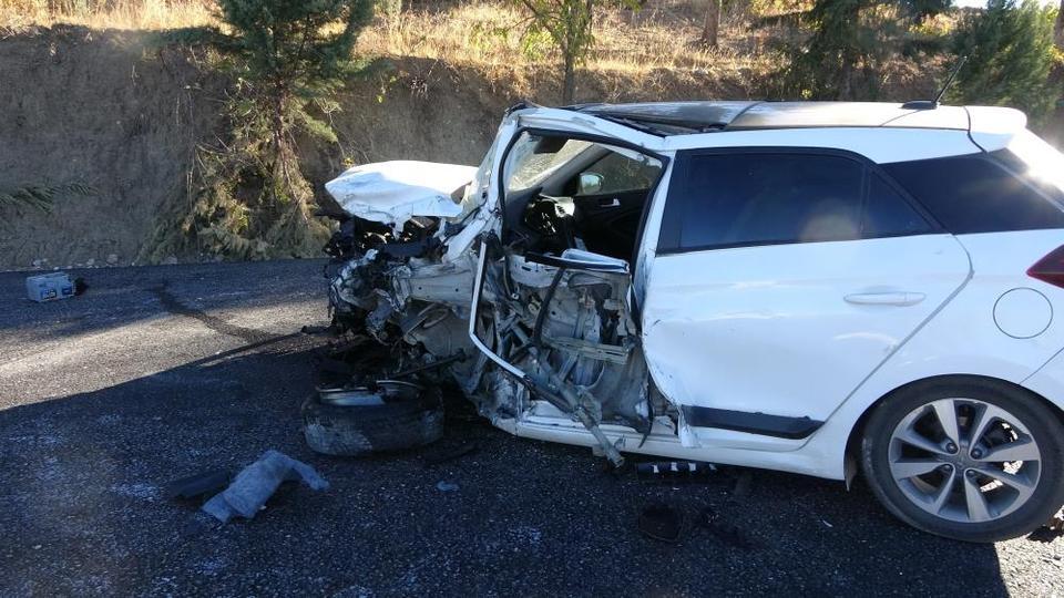 Feci kaza: 1 polis, 1 muhtar ağır yaralı