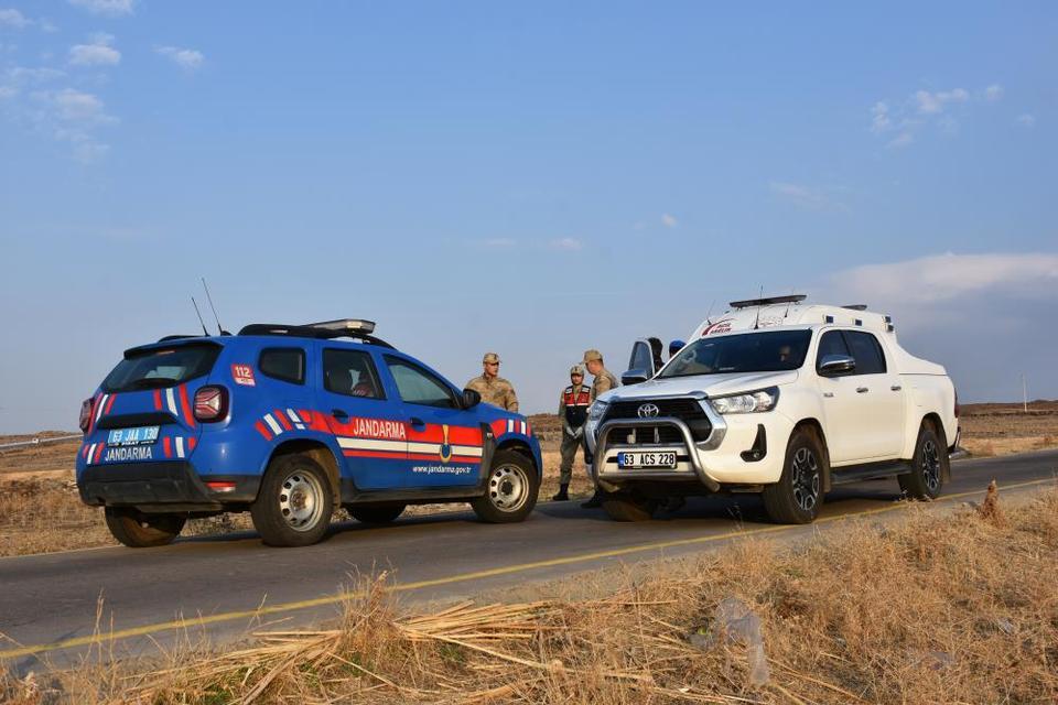 Yol kenarında silahla vurulmuş erkek cesedi bulundu