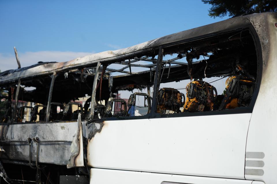 Yolcu otobüsü alevlere teslim oldu