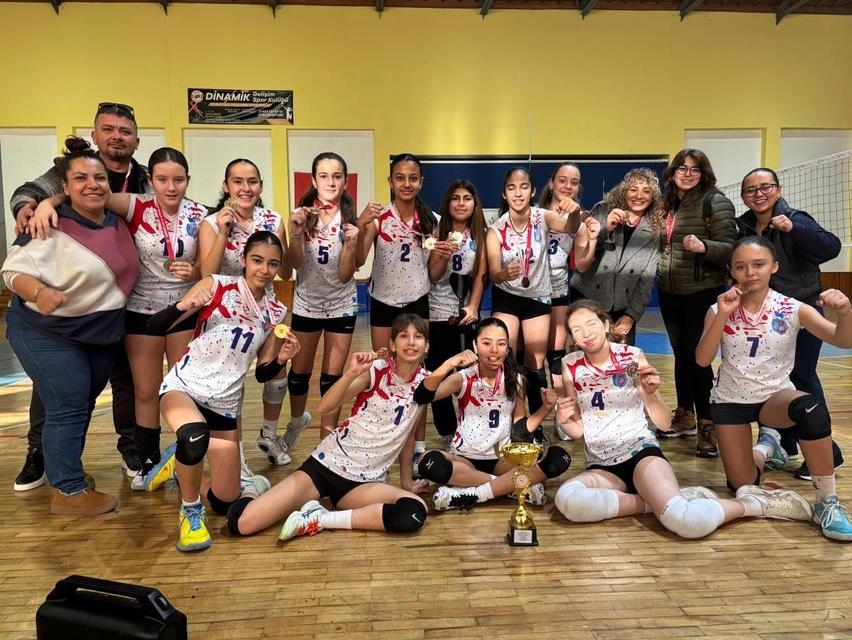 Filede Söke Behiye Hanım Ortaokulu İl Şampiyonu oldu