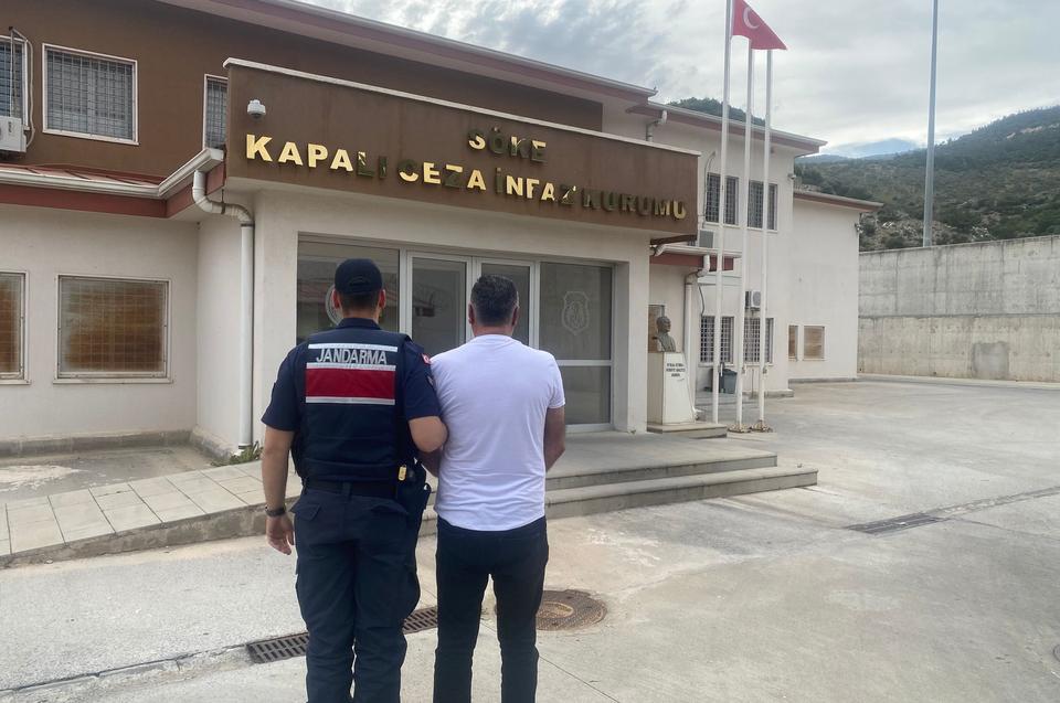 Aydın’da 10 yıl hapisle aranıyordu: Jandarmadan kaçamadı