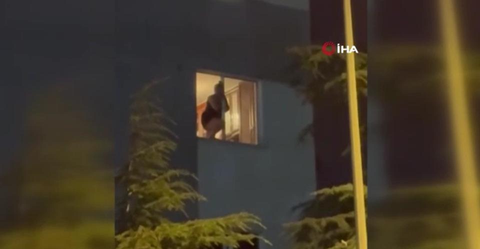 Kızına mesaj atıp canına kıydı
