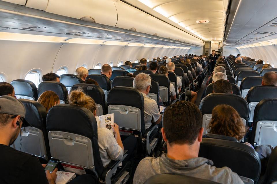 Uçaklarda yeni yasak! Artık kullanılamayacak