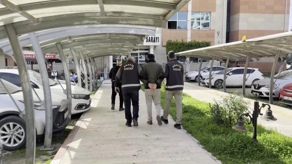 70 yaşındaki kadına taşla saldırıp altınlarını çaldı