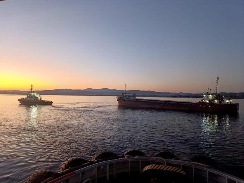 Kargo gemisi makine arızası yaptı