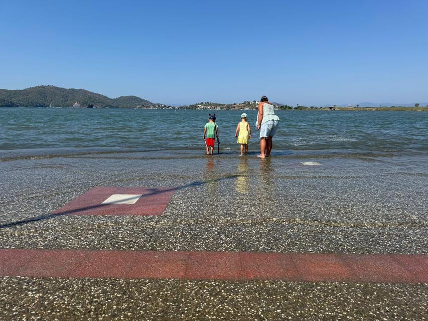 Fethiye’de deniz suyu yükseldi
