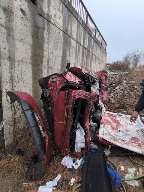 ANKARA'DA OTOMOBİL ŞARAMPOLE UÇTU: 5 ÖLÜ
