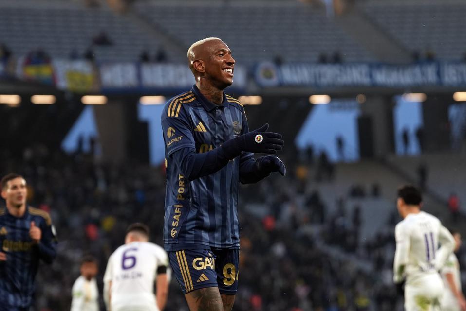 Anderson Talisca gollerine devam etti