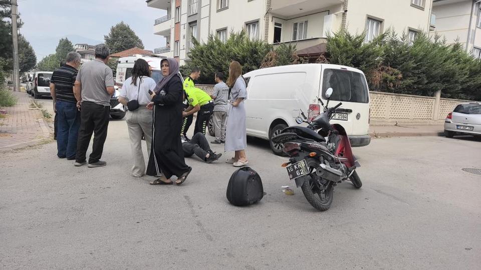 Ticari araca çarpan motosiklet sürücüsü yaralandı