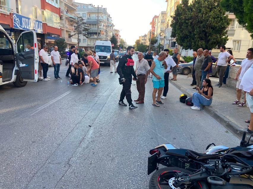 Motosiklet yayaya çarptı: 2 yaralı
