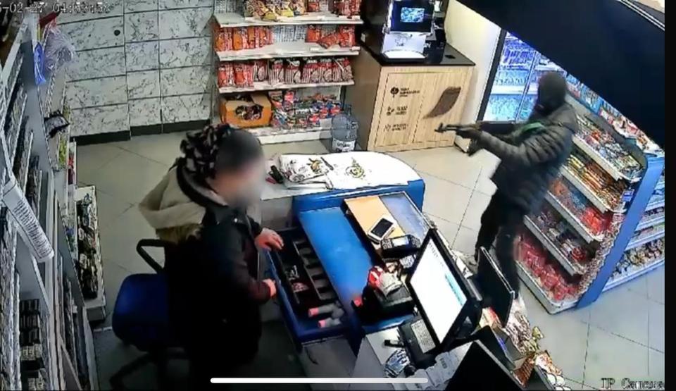 Sahte kalaşnikofla soygun yapan o şahıs tutuklandı