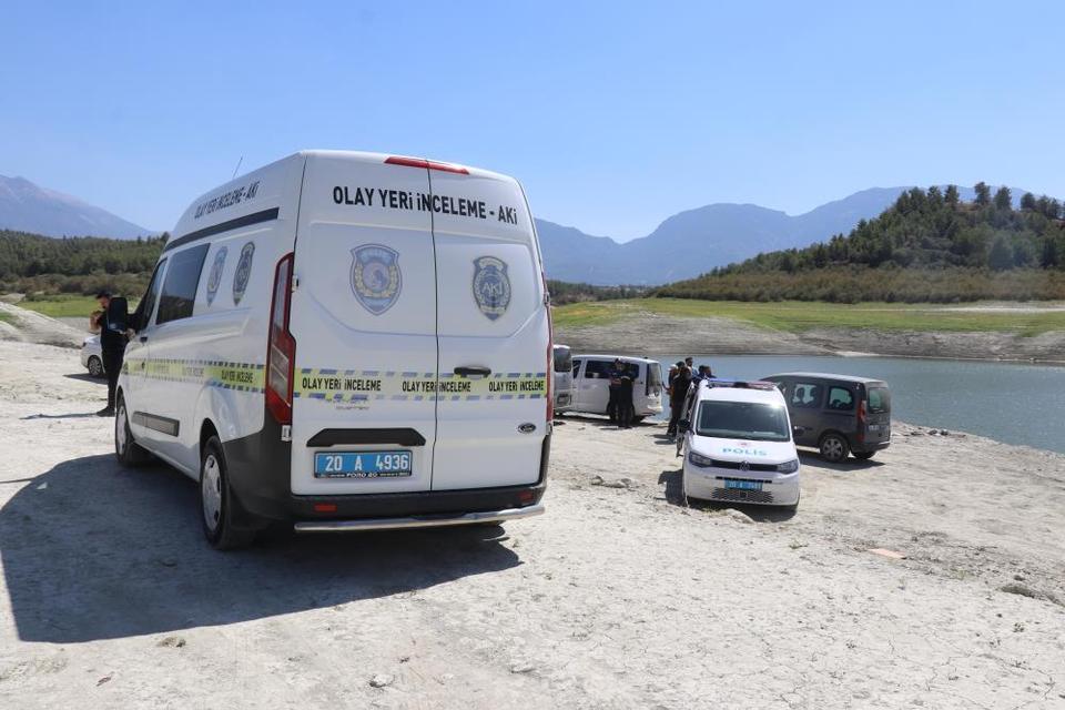 Kayıp olarak aranan gencin cenazesini su altı dalgıçları barajda buldu