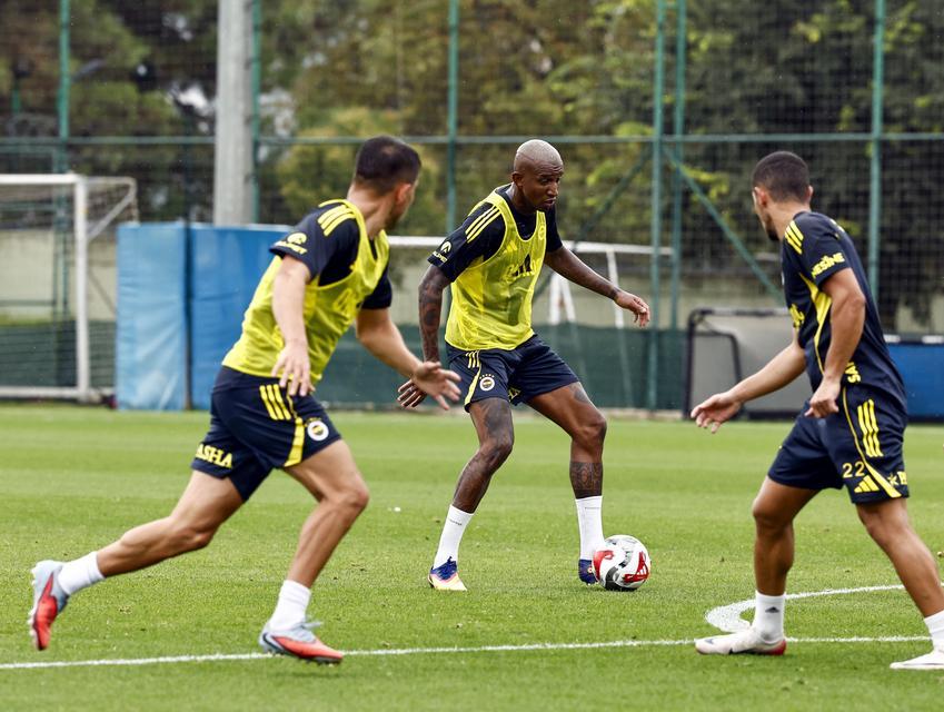 Fenerbahçe, hazırlıklarını sürdürdü