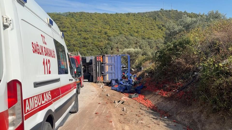 VİRAJI ALAMAYAN KAMYON DEHŞET SAÇTI: 1 ÖLÜ, 1 YARALI