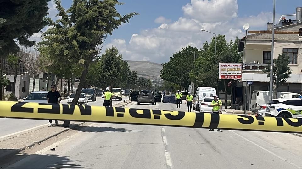 Otomobilin çarptığı 27 yaşındaki kadın hayatını kaybetti