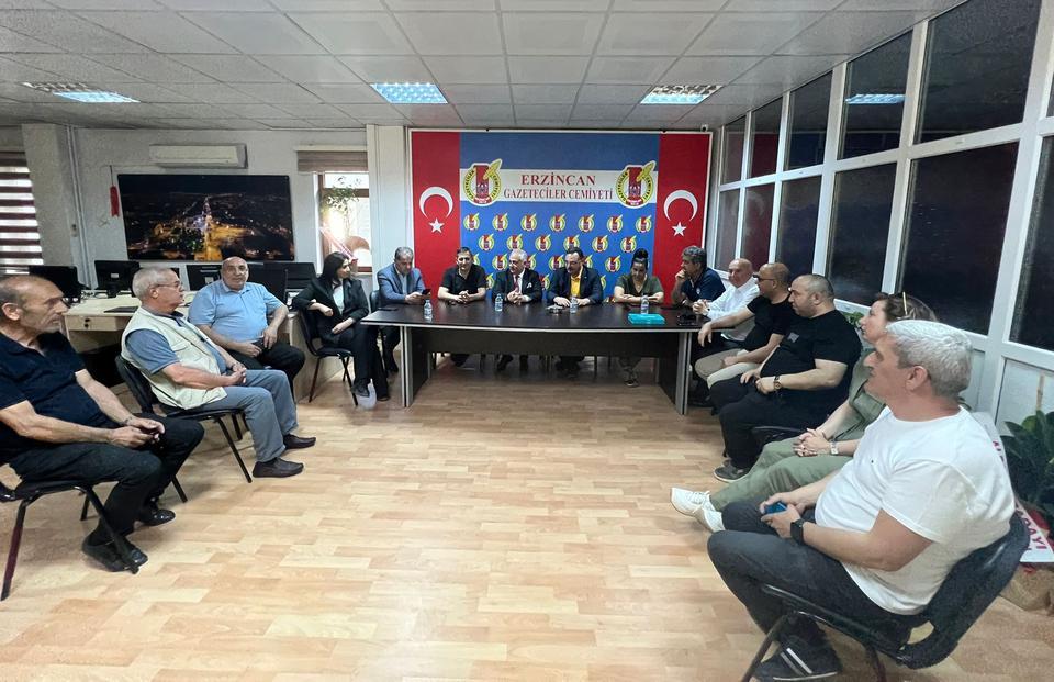 TİMBİR’den Erzincan Gazeteciler Cemiyetine ziyaret: ‘Yerel medya için ortak çözüm zamanı”