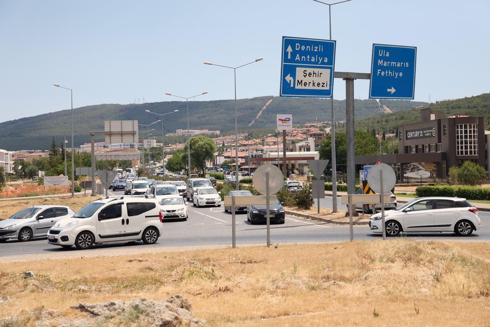 TATİLCİLERİN DÖNÜŞ ÇİLESİ BAŞLADI