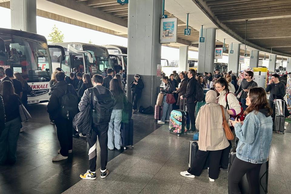 Biletler tükendi, seferler yüzde 70 arttırıldı