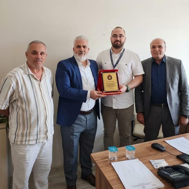 Aydın’da Dr. Murat Özcan Yay’a “Yılın Doktoru” plaketi