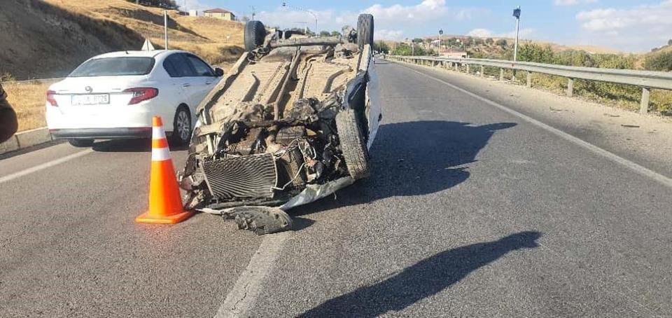 Otomobil takla attı