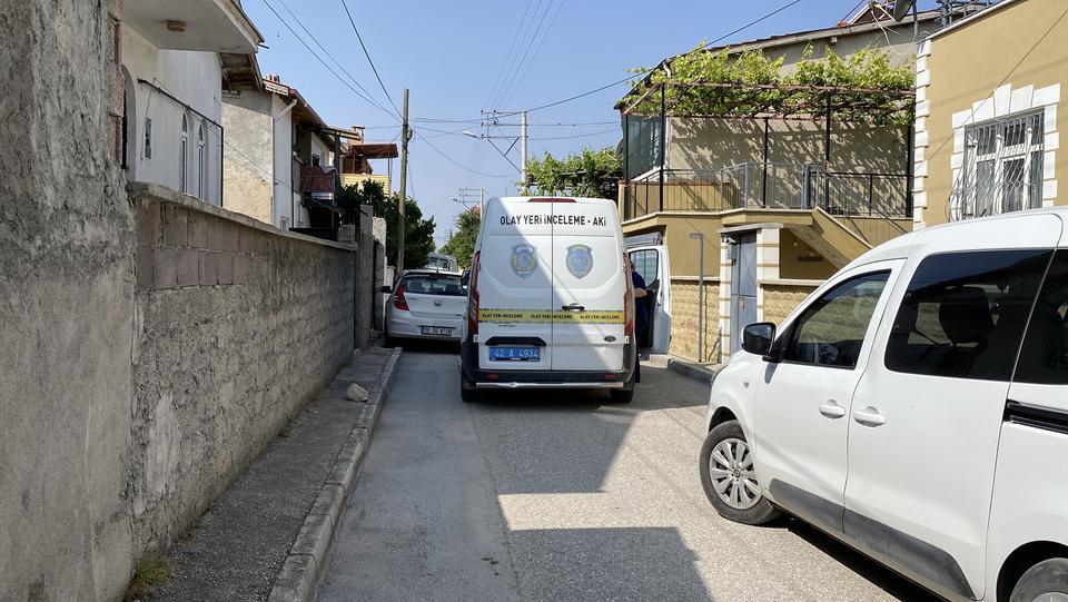 Balkondan düşen adam hayatını kaybetti