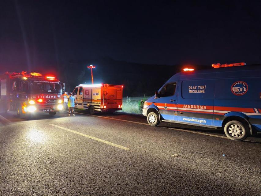 Denizli-Aydın Otoyolu'nda yolcu otobüsü alev aldı: 3 ölü, 20 yaralı