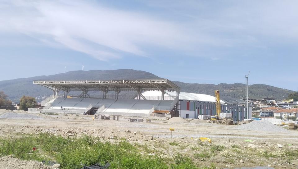 Söke Spor Kompleksi inşaatı hızla yükseliyor