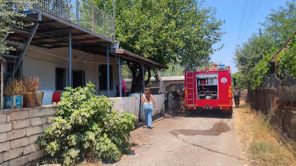 Uzaklaştırma kararı aldıran eşine sinirlenip evi ateşe verdi