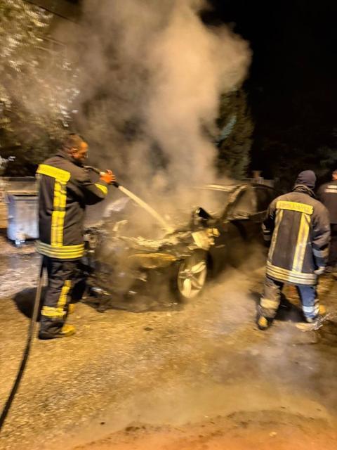 Seyir halindeki otomobil alev aldı