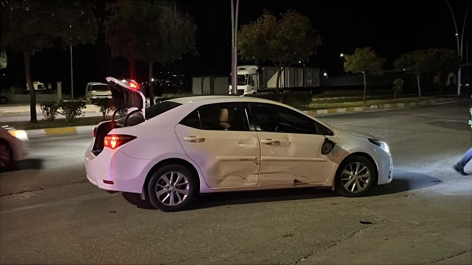 Otomobil ile motosiklet çarpıştı: 1 yaralı