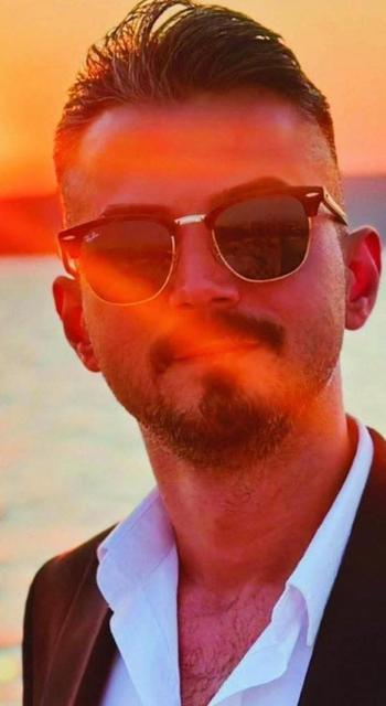 Nikah sevinci kısa sürdü: Otomobilde yanarak can verdi